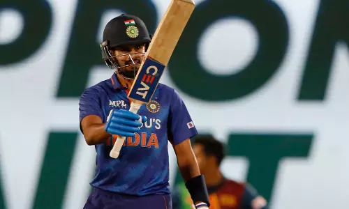 അയ്യര് ദ ഗ്രേറ്റ്! ലങ്കയെ ആറ് വിക്കറ്റിന് തകര്ത്തു; പരമ്പര തൂത്തുവാരി ഇന്ത്യ അയ്യര് ദ ഗ്രേറ്റ്! ലങ്കയെ ആറ് വിക്കറ്റിന് തകര്ത്തു; പരമ്പര തൂത്തുവാരി ഇന്ത്യ