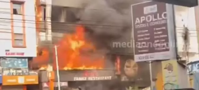 കൊണ്ടോട്ടിയിൽ വൻ തീപിടിത്തം; നാല് നിലക്കെട്ടിടം കത്തിനശിച്ചു