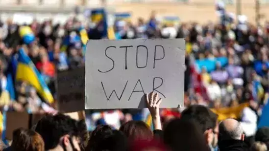 ആദ്യം യുദ്ധം നിര്ത്തൂ, എന്നിട്ടാകാം ഫുട്ബോള്; റഷ്യയുമായി ഫുട്ബോള് കളിക്കില്ലെന്ന് ഇംഗ്ലണ്ട്; യുക്രൈന് ഐക്യദാര്ഢ്യവുമായി കായിക ലോകം ആദ്യം യുദ്ധം നിര്ത്തൂ, എന്നിട്ടാകാം ഫുട്ബോള്; റഷ്യയുമായി ഫുട്ബോള് കളിക്കില്ലെന്ന് ഇംഗ്ലണ്ട്; യുക്രൈന് ഐക്യദാര്ഢ്യവുമായി കായിക ലോകം