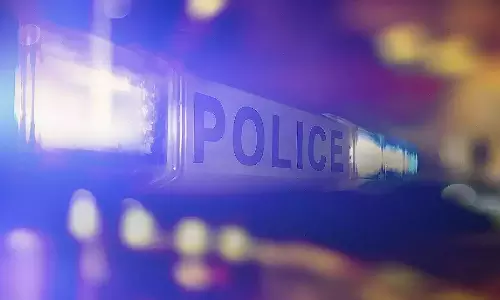 കാഴ്ച പരിമിതിയുള്ള 14കാരനെ കനാലിൽ തള്ളിയിട്ടു,അമ്മ അറസ്റ്റിൽ; മകനായി തിരച്ചിൽ