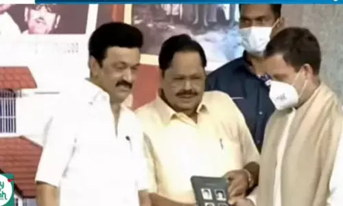 ഉങ്കളിൽ ഒരുവൻ എം.കെ സ്റ്റാലിന്റെ ആത്മകഥ പ്രകാശനം ചെയ്തു ഉങ്കളിൽ ഒരുവൻ എം.കെ സ്റ്റാലിന്റെ ആത്മകഥ പ്രകാശനം ചെയ്തു