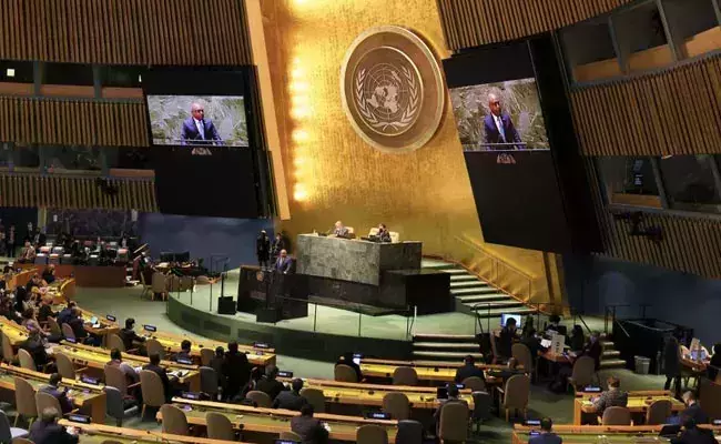 ചാരവൃത്തിയുടെ പേരില് 12 റഷ്യന് നയതന്ത്രജ്ഞരെ അമേരിക്ക പുറത്താക്കി ചാരവൃത്തിയുടെ പേരില് 12 റഷ്യന് നയതന്ത്രജ്ഞരെ അമേരിക്ക പുറത്താക്കി