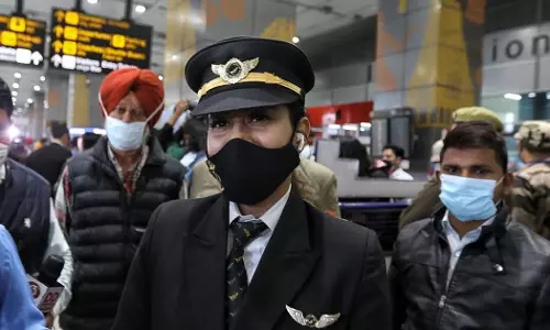 ഇന്നലെ ഇറങ്ങിയപ്പോള് അമ്മ പതിവില്ലാതെ കെട്ടിപ്പിടിച്ചു, ഈ ദൗത്യത്തിന്റെ ഭാഗമായതില് അഭിമാനം: പൈലറ്റ് ശിവാനി ഇന്നലെ ഇറങ്ങിയപ്പോള് അമ്മ പതിവില്ലാതെ കെട്ടിപ്പിടിച്ചു, ഈ ദൗത്യത്തിന്റെ ഭാഗമായതില് അഭിമാനം: പൈലറ്റ് ശിവാനി