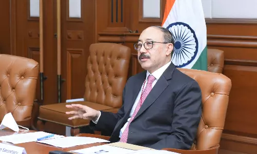 യുക്രൈൻ പ്രതിസന്ധി; ഇന്ത്യൻ സംഘം യുക്രൈൻ അതിർത്തിയിലേക്കെന്ന് വിദേശകാര്യ സെക്രട്ടറി