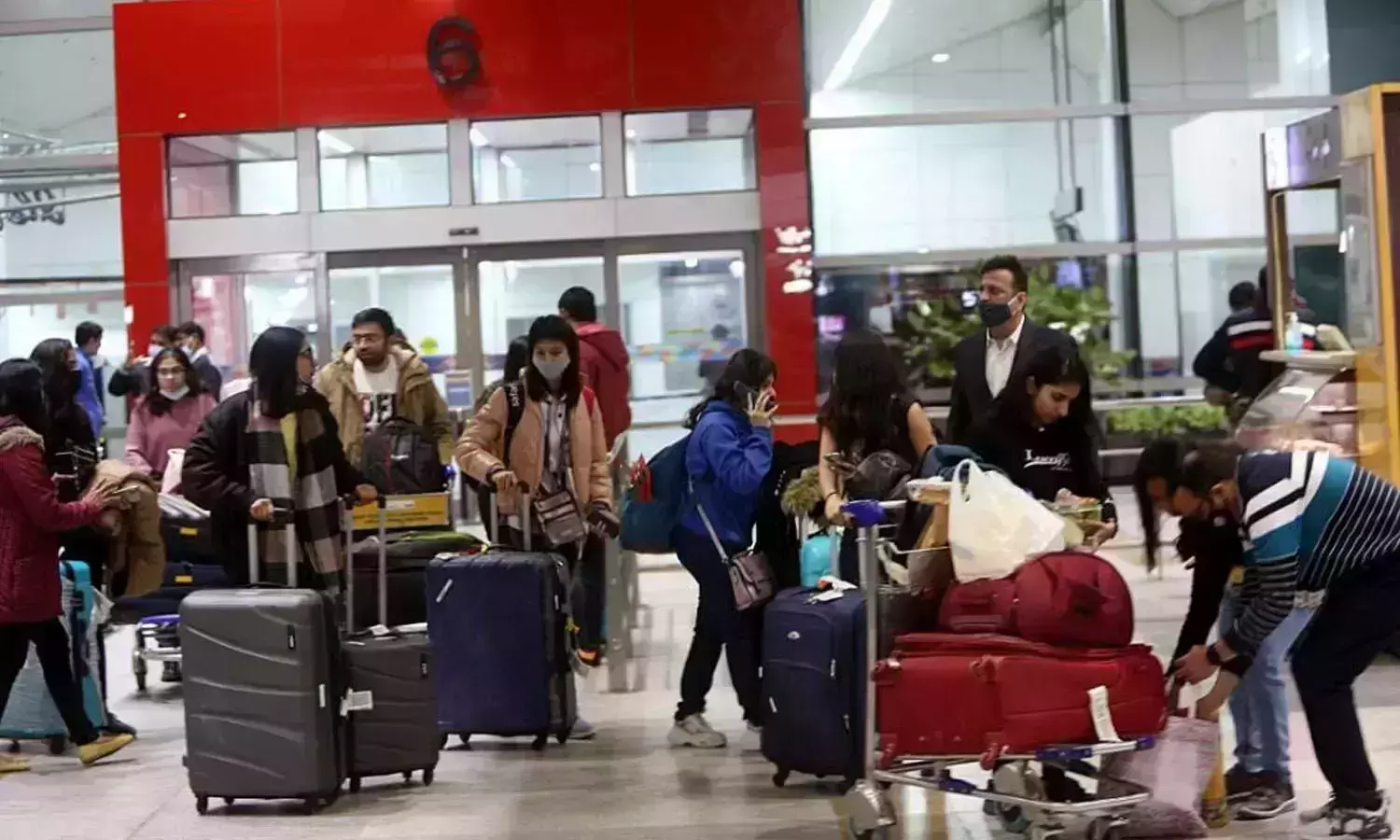 ഓപ്പറേഷന് ഗംഗ തുടരുന്നു ; 11ാമത്തെ വിമാനം ഡൽഹിയിലെത്തി ഓപ്പറേഷന് ഗംഗ തുടരുന്നു ; 11ാമത്തെ വിമാനം ഡൽഹിയിലെത്തി