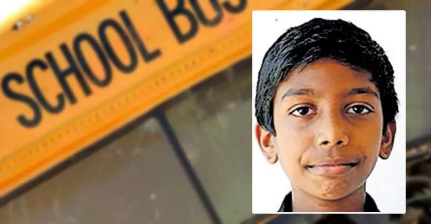 മുന്നില്‍ കുത്തനെയുള്ള ഇറക്കം; ഡ്രൈവറില്ലാതെ നീങ്ങിയ ബസ്സ് ബ്രേക്ക് ചവിട്ടിനിര്‍ത്തി, രക്ഷകനായി വിദ്യാര്‍ഥി