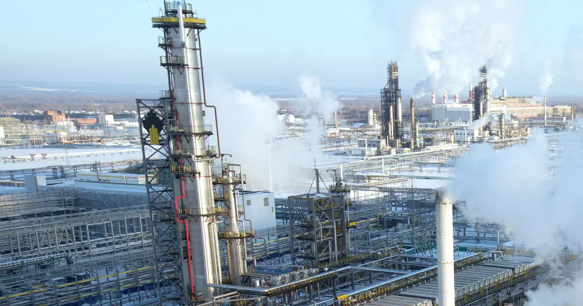 പ്രതിദിനം ഉത്പാദിപ്പിക്കുന്നത് 11 മില്യൺ ബാരൽ; സമ്പന്ന രാഷ്ട്രങ്ങൾ എണ്ണ വാങ്ങിയില്ലെങ്കിൽ റഷ്യ കുടുങ്ങുമോ? പ്രതിദിനം ഉത്പാദിപ്പിക്കുന്നത് 11 മില്യൺ ബാരൽ; സമ്പന്ന രാഷ്ട്രങ്ങൾ എണ്ണ വാങ്ങിയില്ലെങ്കിൽ റഷ്യ കുടുങ്ങുമോ?