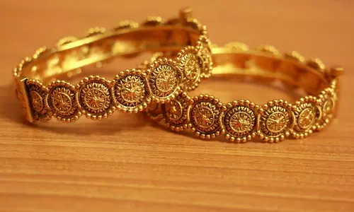 കുതിച്ചുകൊണ്ടിരിക്കുകയാണ്; പവന് 38160 രൂപ