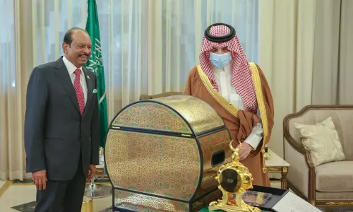 സൗദിയിൽ നൂറ് ഷോപ്പിങ് സെൻ്ററുകൾ തുറക്കാൻ ലുലു ഗ്രൂപ്പ്; കിഴക്കൻ മേഖല ഗവർണ്ണറുമായി കൂടിക്കാഴ്ച നടത്തി എംഎ യൂസുഫലി