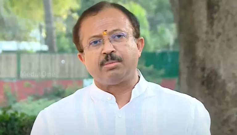 യുക്രൈനിലെ ഇന്ത്യക്കാര്‍ക്ക് യഥാസമയം മുന്നറിയിപ്പ് നല്‍കി; വേണു രാജാമണിക്ക് മറുപടിയുമായി വി. മുരളീധരന്‍