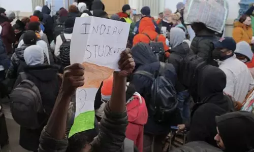 യുക്രൈന്‍ ഇന്ത്യക്കാരെ മനുഷ്യ കവചമാക്കുന്നുവെന്ന് ആശങ്കയെന്ന് റഷ്യ