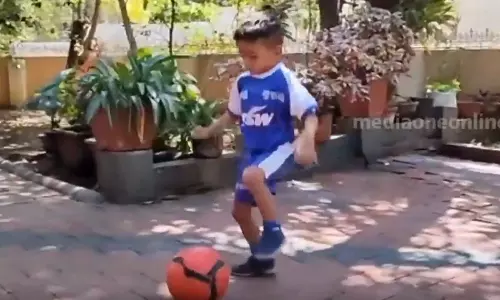 റയൽ മാഡ്രിഡിലേക്ക് ഒരു മലയാളി പയ്യൻ;സ്വപ്നനേട്ടം കൊയ്ത് നാലരവയസുകാരൻ