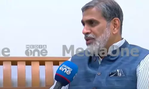 വിദ്യാർഥികൾ യുക്രൈൻ അതിർത്തി കടന്നത് സ്വന്തം കഴിവുകൊണ്ട്; എംബസി സഹായിച്ചില്ലെന്ന് വേണു രാജാമണി