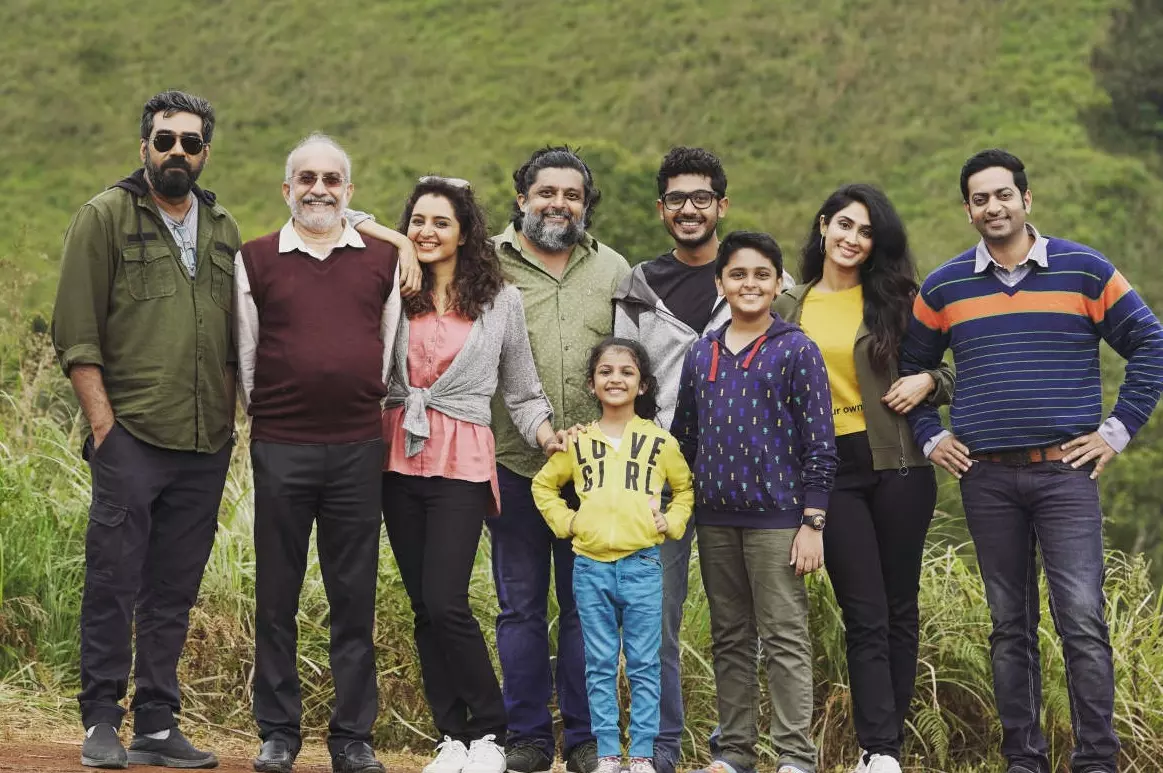 ആടിയും പാടിയും മഞ്ജുവും കൂട്ടരും; ലളിതം സുന്ദരത്തിലെ വീഡിയോ ഗാനം ആടിയും പാടിയും മഞ്ജുവും കൂട്ടരും; ലളിതം സുന്ദരത്തിലെ വീഡിയോ ഗാനം