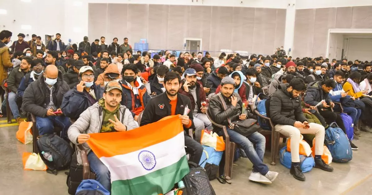 നേപ്പാൾ, ബംഗ്ലാദേശ് പൗരന്മാരെയും രക്ഷപ്പെടുത്തി, മൂവായിരത്തിൽ താഴെ ഇന്ത്യക്കാർ ഇപ്പോഴും യുക്രൈനിൽ നേപ്പാൾ, ബംഗ്ലാദേശ് പൗരന്മാരെയും രക്ഷപ്പെടുത്തി, മൂവായിരത്തിൽ താഴെ ഇന്ത്യക്കാർ ഇപ്പോഴും യുക്രൈനിൽ