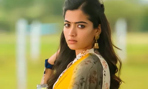 ഇത്ര അഹങ്കാരിയാകരുത്; സെക്യൂരിറ്റിയെക്കൊണ്ട് ഹാന്‍ഡ് ബാഗ് പിടിപ്പിച്ച രശ്മികക്ക് വിമര്‍ശം