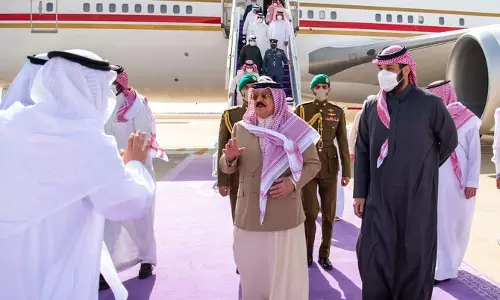ബഹ്റൈൻ​ രാജാവ്​ ഔദ്യോഗിക സന്ദർശനത്തിനായി സൗദിയിലെത്തി