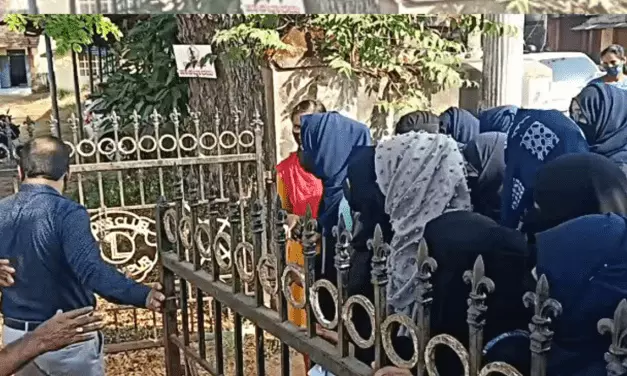ഹിജാബ് വിവാദം; മംഗളൂരുവിലെ കോളേജ് വിദ്യാർഥികൾ തമ്മിൽ സംഘർഷം
