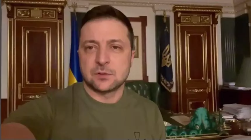 ഞാൻ കിയവിൽ തന്നെയുണ്ട്.. എങ്ങോട്ടും ഓടിപ്പോയിട്ടില്ല; പോളണ്ടിലേക്ക് രക്ഷപ്പെട്ടെന്ന കിംവദന്തികൾക്ക് മറുപടിയുമായി സെലൻസ്‌കി