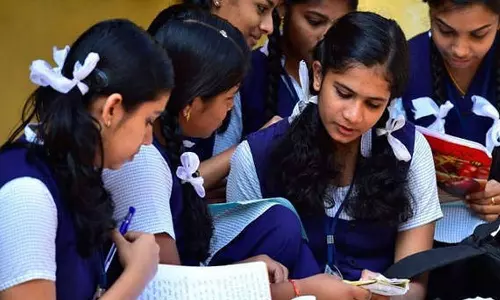 സ്കൂളുകളിലെ വാർഷിക പരീക്ഷ ഈ മാസം; ഒന്ന് മുതൽ നാല് വരെ ക്ലാസുകൾക്ക് പരീക്ഷയില്ല സ്കൂളുകളിലെ വാർഷിക പരീക്ഷ ഈ മാസം; ഒന്ന് മുതൽ നാല് വരെ ക്ലാസുകൾക്ക് പരീക്ഷയില്ല