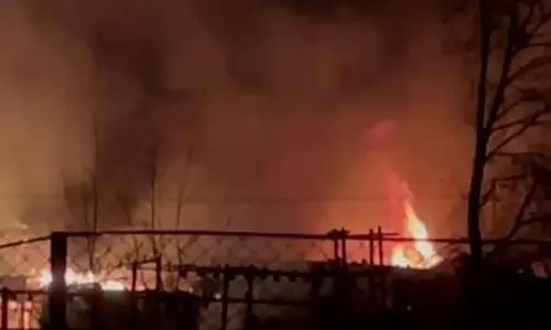 ശ്രീനഗറിലെ സർക്കാർ ആശുപത്രിയിൽ വൻ തീപിടിത്തം; മൂന്ന് നില കെട്ടിടം പൂർണമായും കത്തിനശിച്ചു