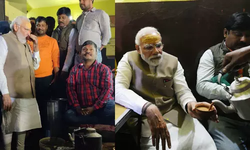 ഇനി ഒരു ചായ കുടിച്ചിട്ട് പോകാം; വാരാണസിയിലെ ചായക്കടയിൽ നരേന്ദ്രമോദി