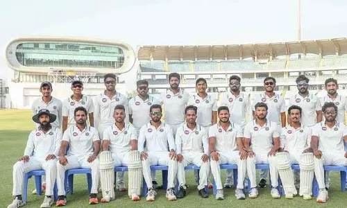 വേണ്ടത് 387 റൺസ്, കയ്യിലുള്ളത് എട്ട് വിക്കറ്റും: രഞ്ജിയിൽ നോക്കൗട്ടിലെത്താൻ കേരളം പൊരുതുന്നു