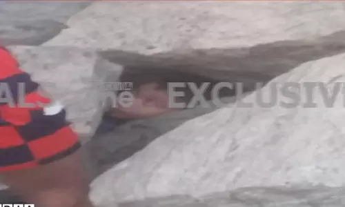 എട്ട് വയസ്സുകാരൻ കരിങ്കൽഭിത്തിക്കുള്ളിൽ കുടുങ്ങി; മൂന്നു മണിക്കൂറിലേറെയായി രക്ഷപ്രവർത്തനം തുടരുന്നു