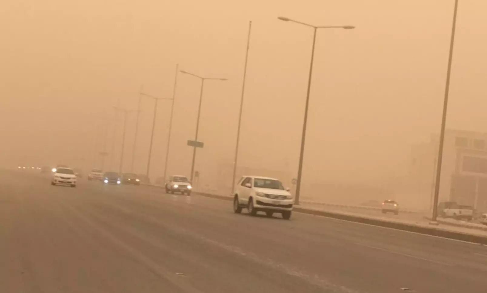 സൗദിയില് പൊടിക്കാറ്റില് 182 വാഹനാപകടങ്ങള്; വാഹനമോടിക്കുന്നവര്ക്ക് കനത്ത ജാഗ്രതാ നിര്ദേശം സൗദിയില് പൊടിക്കാറ്റില് 182 വാഹനാപകടങ്ങള്; വാഹനമോടിക്കുന്നവര്ക്ക് കനത്ത ജാഗ്രതാ നിര്ദേശം