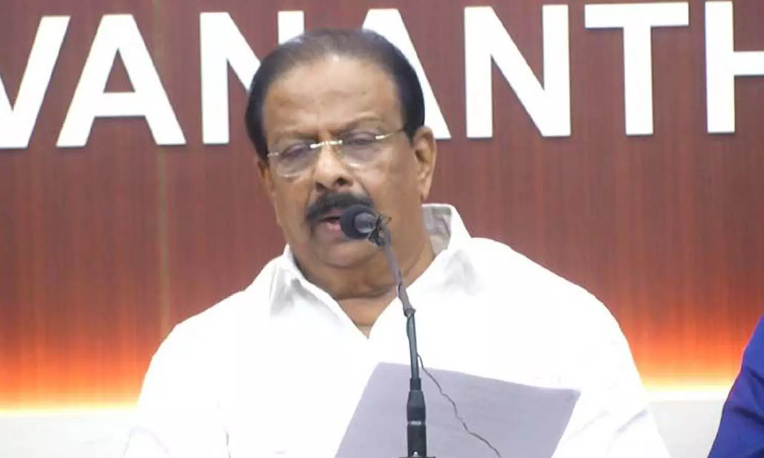 പാവപ്പെട്ടവരെ സ്നേഹിച്ചും തലോടിയും സമാശ്വസിപ്പിക്കുന്ന വലിയ മനസ്സിന്റെ ഉടമയാണ് തങ്ങൾ: കെ സുധാകരൻ പാവപ്പെട്ടവരെ സ്നേഹിച്ചും തലോടിയും സമാശ്വസിപ്പിക്കുന്ന വലിയ മനസ്സിന്റെ ഉടമയാണ് തങ്ങൾ: കെ സുധാകരൻ