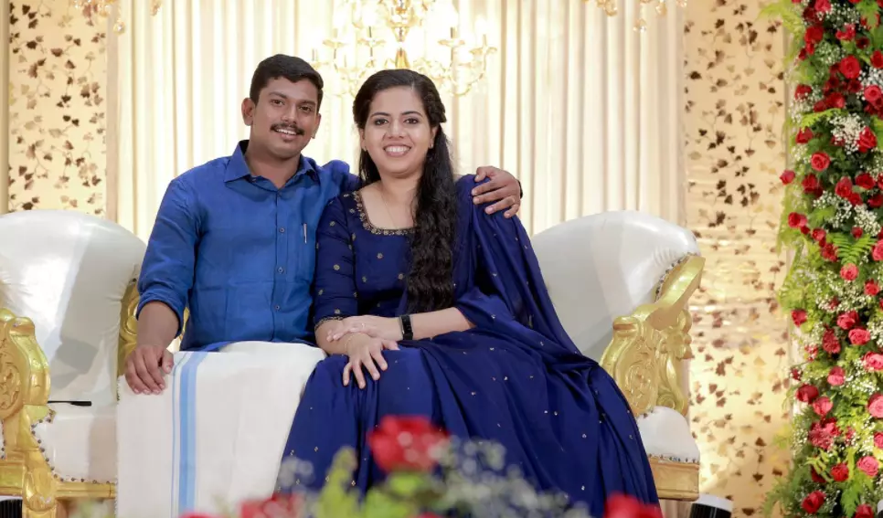 സങ്കടങ്ങൾക്കിടയിലെ പ്രണയം, സച്ചിനോട് മിണ്ടിത്തുടങ്ങിയ നിമിഷം; ബഷീറിനെ കടമെടുത്ത് വിവാഹനിശ്ചയ ചിത്രം പങ്കുവച്ച് ആര്യാ രാജേന്ദ്രൻ സങ്കടങ്ങൾക്കിടയിലെ പ്രണയം, സച്ചിനോട് മിണ്ടിത്തുടങ്ങിയ നിമിഷം; ബഷീറിനെ കടമെടുത്ത് വിവാഹനിശ്ചയ ചിത്രം പങ്കുവച്ച് ആര്യാ രാജേന്ദ്രൻ