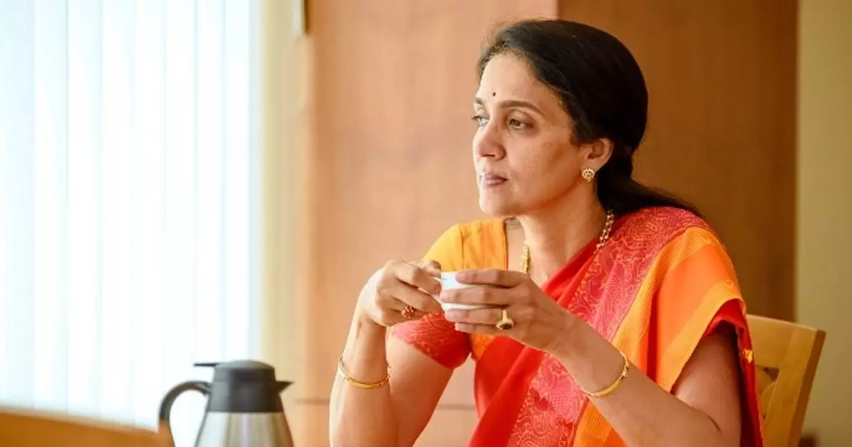 എന്.എസ്.ഇയിലെ രഹസ്യ വിവരങ്ങള് ഹിമാലയന് യോഗിക്ക് കൈമാറിയ സംഭവം: ചിത്ര രാമകൃഷ്ണ അറസ്റ്റില് എന്.എസ്.ഇയിലെ രഹസ്യ വിവരങ്ങള് ഹിമാലയന് യോഗിക്ക് കൈമാറിയ സംഭവം: ചിത്ര രാമകൃഷ്ണ അറസ്റ്റില്