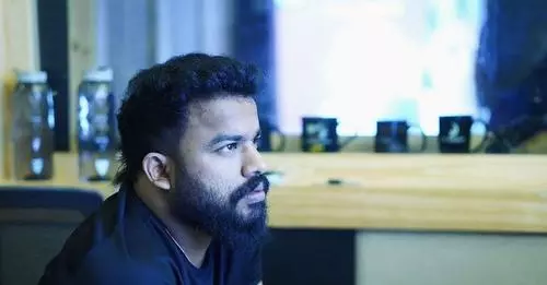 വിവാഹവാഗ്ദാനം നല്കി പീഡനം; സംവിധായകന് ലിജു കൃഷ്ണയുടെ അറസ്റ്റ് ഇന്ന് രേഖപ്പെടുത്തിയേക്കും വിവാഹവാഗ്ദാനം നല്കി പീഡനം; സംവിധായകന് ലിജു കൃഷ്ണയുടെ അറസ്റ്റ് ഇന്ന് രേഖപ്പെടുത്തിയേക്കും