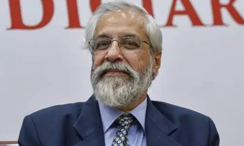 മാധ്യമങ്ങള് പലതരത്തില് ആക്രമിക്കപ്പെടുന്നു: മീഡിയവണ് വിലക്ക് പരാമര്ശിച്ച് ജസ്റ്റിസ് ലോകൂര് മാധ്യമങ്ങള് പലതരത്തില് ആക്രമിക്കപ്പെടുന്നു: മീഡിയവണ് വിലക്ക് പരാമര്ശിച്ച് ജസ്റ്റിസ് ലോകൂര്