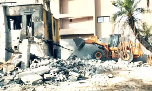 ബഹ്റൈനിൽ പൊളിഞ്ഞു വീഴാറായ നാല്​ കെട്ടിടങ്ങൾ പൊളിച്ചു നീക്കി