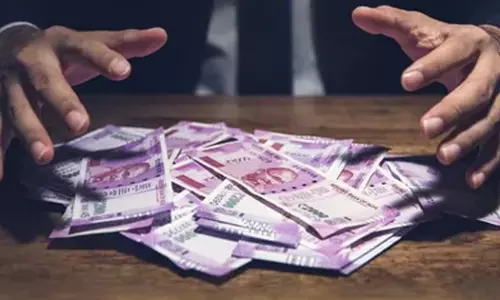 പണമിടപാട് സ്ഥാപനം നിക്ഷേപകരില്‍ നിന്ന് നൂറു കോടിയോളം രൂപ തട്ടിയെന്ന് പരാതി