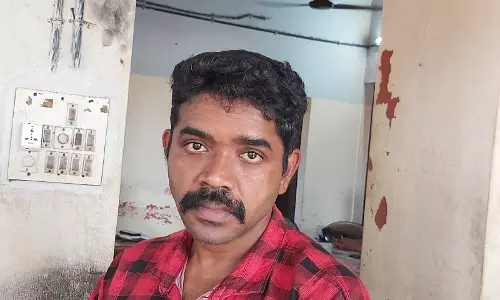 ക്ഷേത്രങ്ങൾ കേന്ദ്രീകരിച്ച് മോഷണം നടത്തുന്ന കുപ്രസിദ്ധ മോഷ്ടാവ് റഫീഖ് പിടിയില് ക്ഷേത്രങ്ങൾ കേന്ദ്രീകരിച്ച് മോഷണം നടത്തുന്ന കുപ്രസിദ്ധ മോഷ്ടാവ് റഫീഖ് പിടിയില്