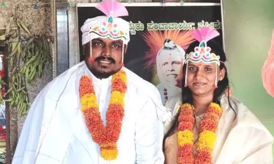 തമിഴ്നാട് മന്ത്രിയുടെ മകള് ഒളിച്ചോടി വിവാഹിതയായി; അച്ഛനെതിരെ പരാതിയുമായി പൊലീസില് തമിഴ്നാട് മന്ത്രിയുടെ മകള് ഒളിച്ചോടി വിവാഹിതയായി; അച്ഛനെതിരെ പരാതിയുമായി പൊലീസില്