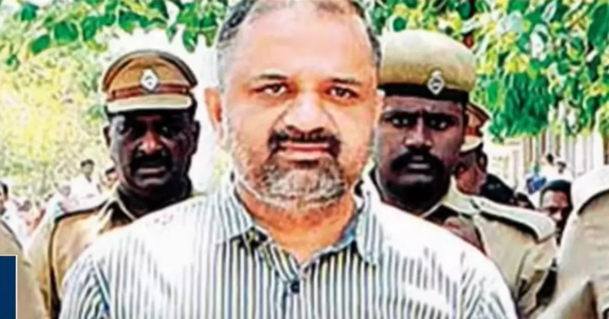 ഒമ്പത് വോൾട്ട് രണ്ട് ബാറ്ററി വാങ്ങിക്കൊടുത്തതിന് വധശിക്ഷ, രാജീവ്ഗാന്ധി വധക്കേസ് പ്രതി പേരറിവാളന്റെ കഥ ഒമ്പത് വോൾട്ട് രണ്ട് ബാറ്ററി വാങ്ങിക്കൊടുത്തതിന് വധശിക്ഷ, രാജീവ്ഗാന്ധി വധക്കേസ് പ്രതി പേരറിവാളന്റെ കഥ