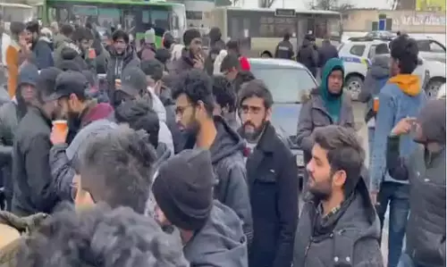 സുമിയിൽ നിന്ന് ഒഴിപ്പിച്ച ഇന്ത്യക്കാരെ ഇന്ന് നാട്ടിലെത്തിക്കും സുമിയിൽ നിന്ന് ഒഴിപ്പിച്ച ഇന്ത്യക്കാരെ ഇന്ന് നാട്ടിലെത്തിക്കും