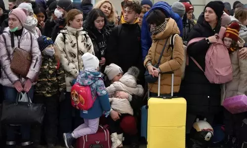 12 ദിവസം; 20 ലക്ഷം അഭയാർഥികൾ: അവസാനിക്കാതെ പലായനങ്ങൾ.....