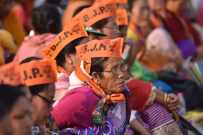 മണിപ്പൂരില് ബി.ജെ.പി കേവല ഭൂരിപക്ഷം കടന്നു മണിപ്പൂരില് ബി.ജെ.പി കേവല ഭൂരിപക്ഷം കടന്നു