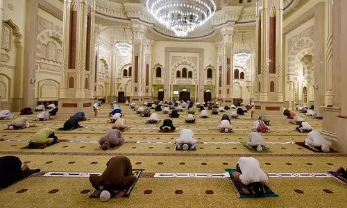 പള്ളികളിൽ ഇനി സാമൂഹ്യ അകലം പാലിക്കേണ്ടതില്ല; കോവിഡ് നിയന്ത്രണങ്ങളിൽ ഇളവ് പ്രഖ്യാപിച്ച് ഖത്തർ