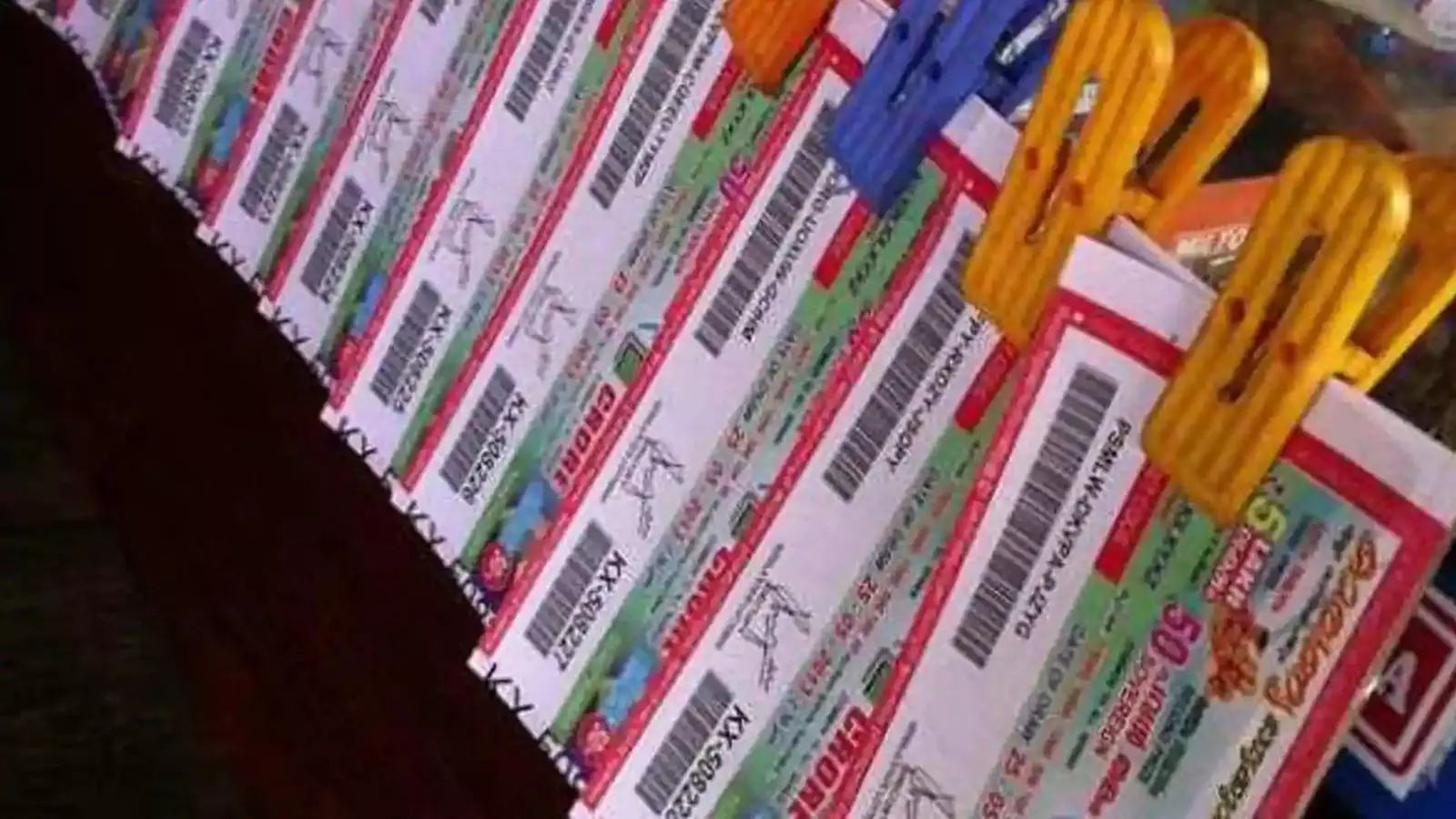 ലോട്ടറിയടിച്ചാൽ ഇനി വെറുതെ വിടില്ല; സമ്മാനം ലഭിക്കുന്നവർക്ക് പ്രത്യേക പരിശീലനം ലോട്ടറിയടിച്ചാൽ ഇനി വെറുതെ വിടില്ല; സമ്മാനം ലഭിക്കുന്നവർക്ക് പ്രത്യേക പരിശീലനം