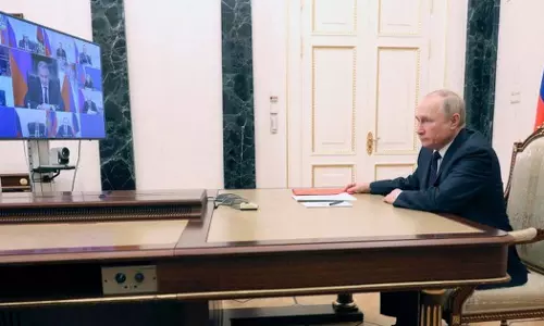 യുക്രൈനിൽ യുദ്ധം ചെയ്യാൻ വിദേശ പോരാളികളെ തേടി റഷ്യൻ പ്രസിഡൻറ് പുടിനും