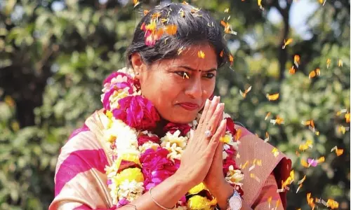 യു.പി ഉപമുഖ്യമന്ത്രിയെ തോൽപ്പിച്ച പെൺകരുത്ത്; ബി.ജെ.പിക്ക് പ്രഹരമേൽപ്പിച്ച പല്ലവി !