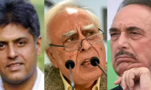 കോൺഗ്രസിൽ തിരുത്തലിനു തുടക്കം? അപ്രതീക്ഷിതനീക്കവുമായി ജി-23 നേതാക്കൾ; ഗുലാം നബിയുടെ വസതിയിൽ അടിയന്തര യോഗം