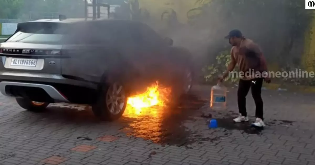 കോഴിക്കോട്ട് കത്തിനശിച്ചത് ഒരു കോടിയിലധികം വിലയുള്ള പുത്തൻ ലാന്റ്‌റോവർ