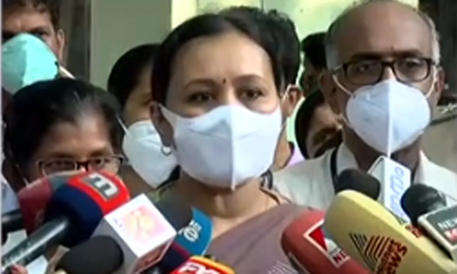 നേരിട്ട് കാര്യങ്ങൾ കാണാനാണ് വന്നത്: കുതിരവട്ടം മാനസികാരോഗ്യ കേന്ദ്രത്തിൽ നേരിട്ടെത്തി മന്ത്രി വീണ ജോർജ് നേരിട്ട് കാര്യങ്ങൾ കാണാനാണ് വന്നത്: കുതിരവട്ടം മാനസികാരോഗ്യ കേന്ദ്രത്തിൽ നേരിട്ടെത്തി മന്ത്രി വീണ ജോർജ്