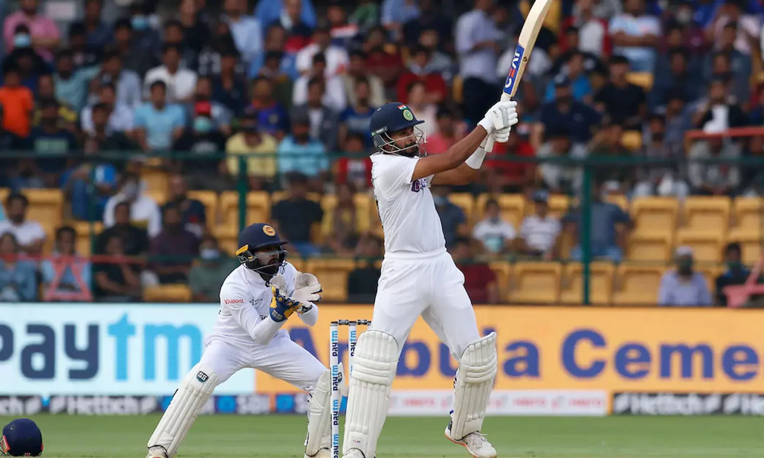 സെഞ്ച്വറി നഷ്ടം, ഒറ്റയ്ക്ക് പൊരുതി അയ്യർ; ആദ്യ ഇന്നിങ്സിൽ ഇന്ത്യ 252ന് പുറത്ത് സെഞ്ച്വറി നഷ്ടം, ഒറ്റയ്ക്ക് പൊരുതി അയ്യർ; ആദ്യ ഇന്നിങ്സിൽ ഇന്ത്യ 252ന് പുറത്ത്